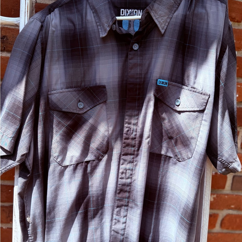 DIXXON Men's Short-Sleeve Plaid Button-Down Shirt - Gray Plaid